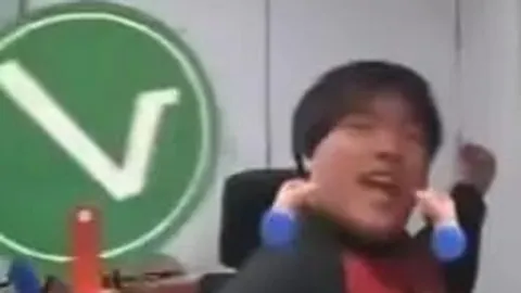 利兹联稳步前行，巅峰对决即将上演！利兹联 VS 曼联激情碰撞！